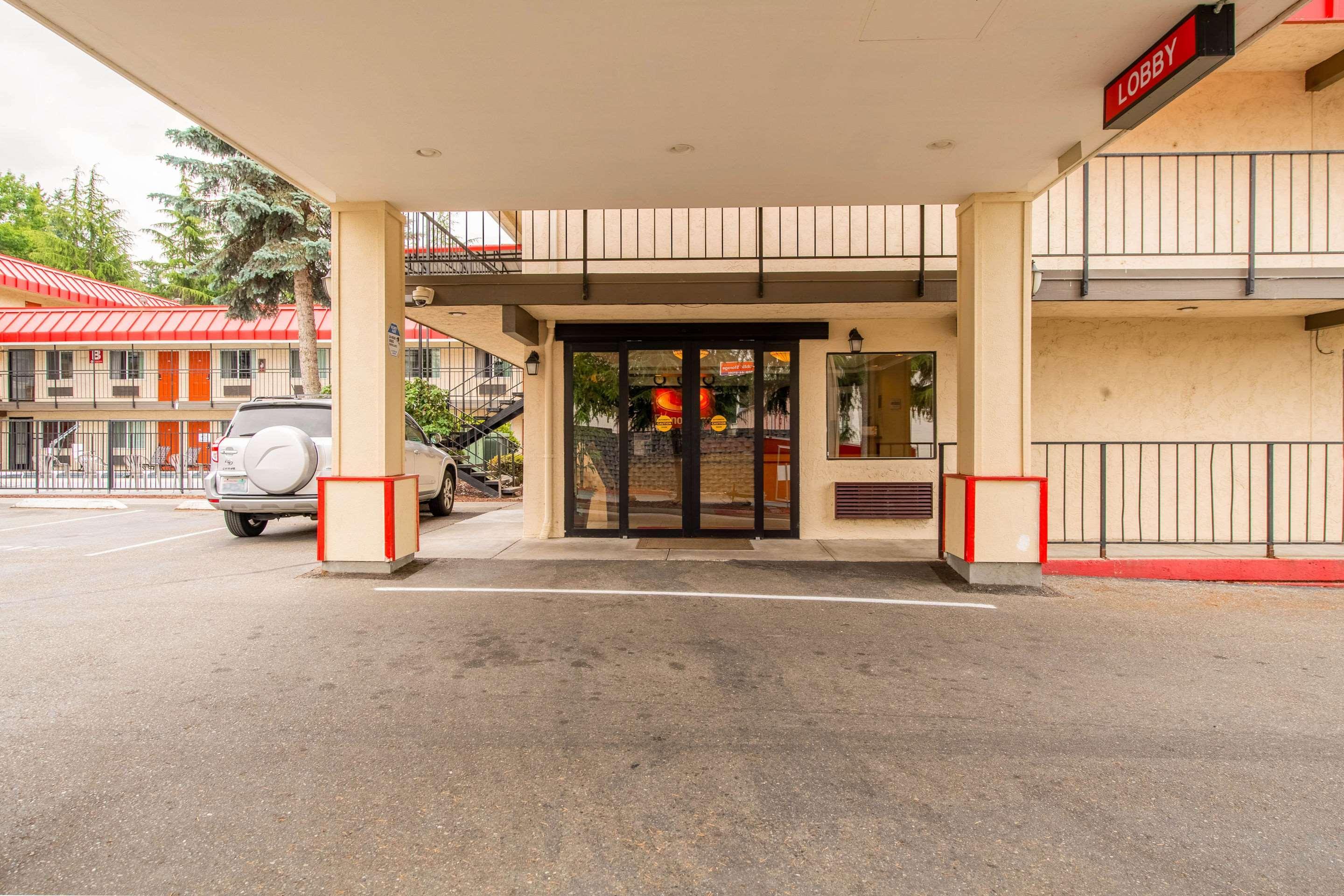 Oyo Hotel Renton Wa Bellevue Exterior photo